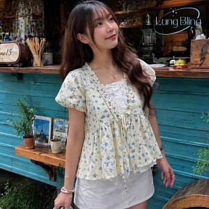 outfit Hàn Quốc áo hoa nhí phối váy trắng phong cách nữ sinh dễ thương