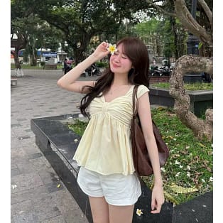 Khám phá Top 10 Áo hai dây nữ dáng babydoll rúm ngực đẹp, nữ tính và trẻ trung. Gợi ý các kiểu áo dễ phối đồ, phù hợp đi chơi, dạo phố và nhiều phong cách thời trang khác nhau.