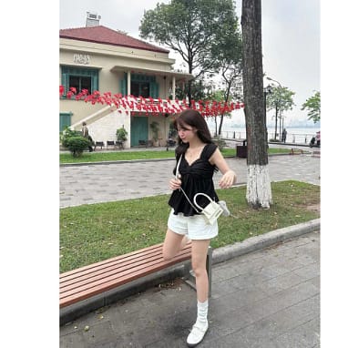 Khám phá Top 10 Áo hai dây nữ dáng babydoll rúm ngực đẹp, nữ tính và trẻ trung. Gợi ý các kiểu áo dễ phối đồ, phù hợp đi chơi, dạo phố và nhiều phong cách thời trang khác nhau.