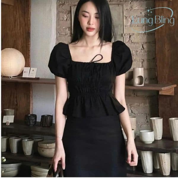 outfit Hàn Quốc áo đen tay phồng phối chân váy ôm phong cách thanh lịch